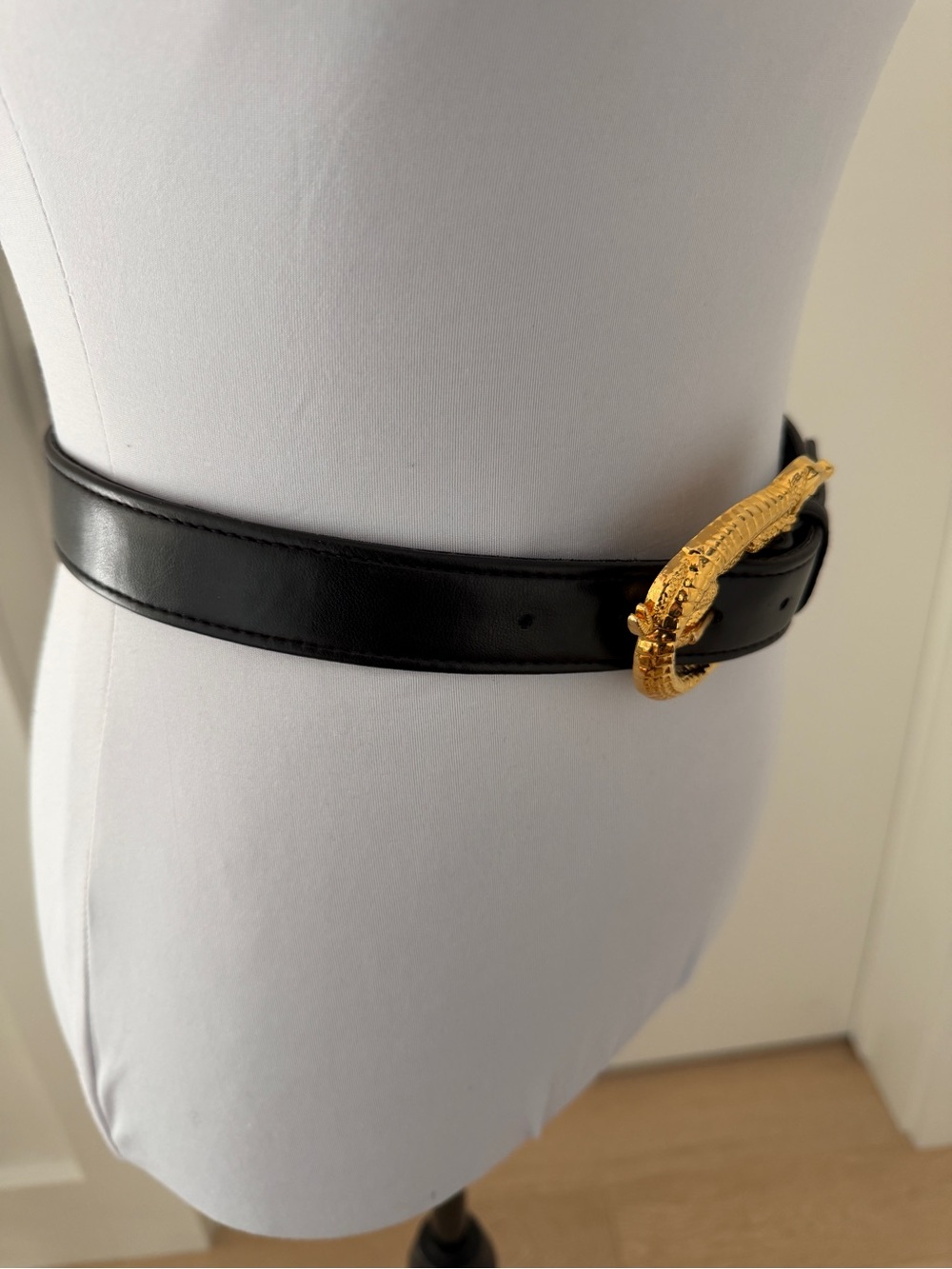 BELT Black Faux Leather Large Gold Tone Metal Crocodile Buckle Statement Glamour - Picture 10 of 17